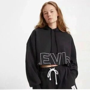Levi’s Graphic Cropped Hoodie Sweatshirt (M)